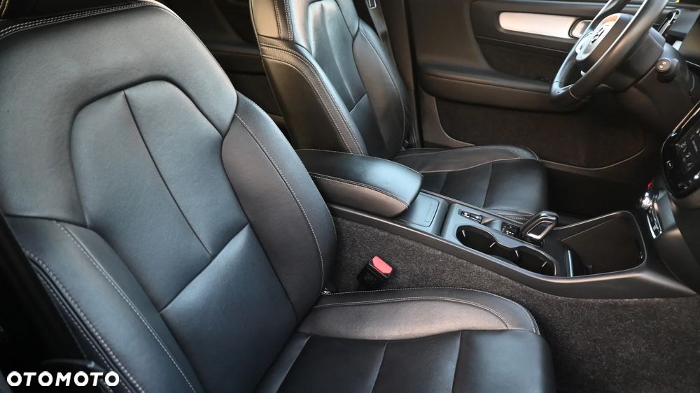 Volvo XC 40 D4 AWD Momentum (Intro Edition) - 28