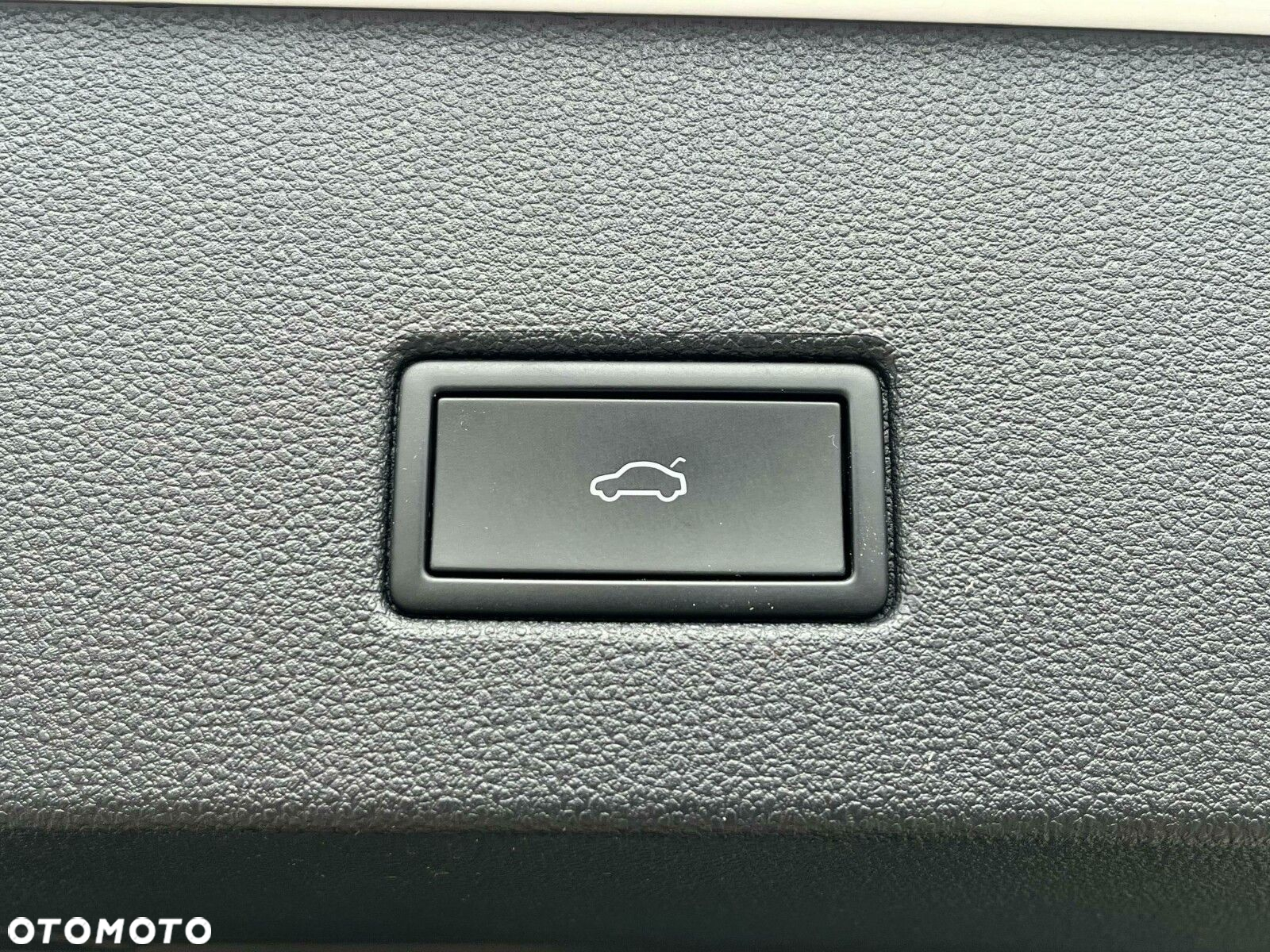 Volkswagen T-Roc - 16