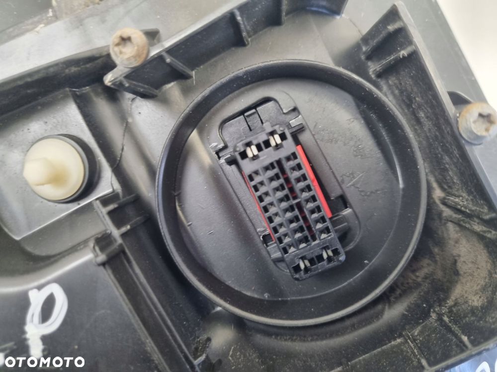 LAMPA PRAWA Volvo S60 II V60 prawy przód przednia EUROPEJSKA XENON 31358094 - 6
