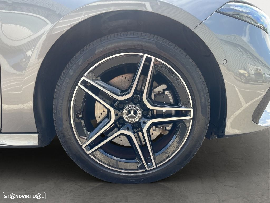 Mercedes-Benz A 250 e AMG Line - 6