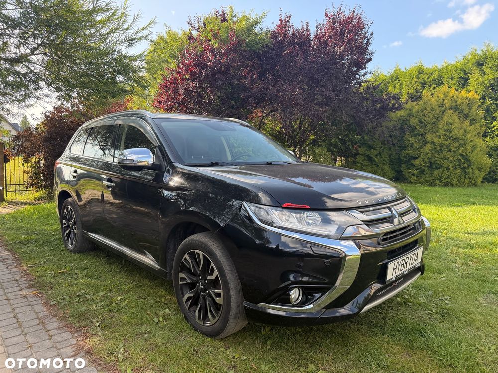 Mitsubishi Outlander Intense + - 2