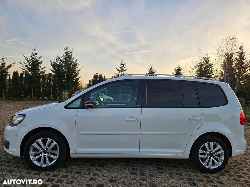 Volkswagen Touran 1.6 TDI DPF BlueMotion Technology STYLE - 11