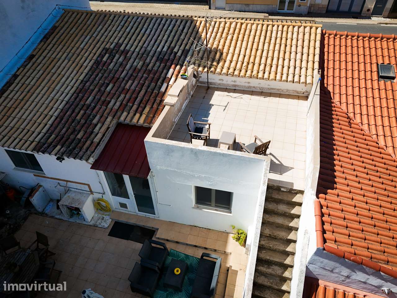 Moradia térrea com jardim e terraço em Odiáxere - Grande imagem: 2/10