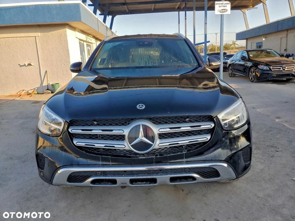 Mercedes-Benz GLC 300 4Matic 9G-TRONIC Exclusive - 5