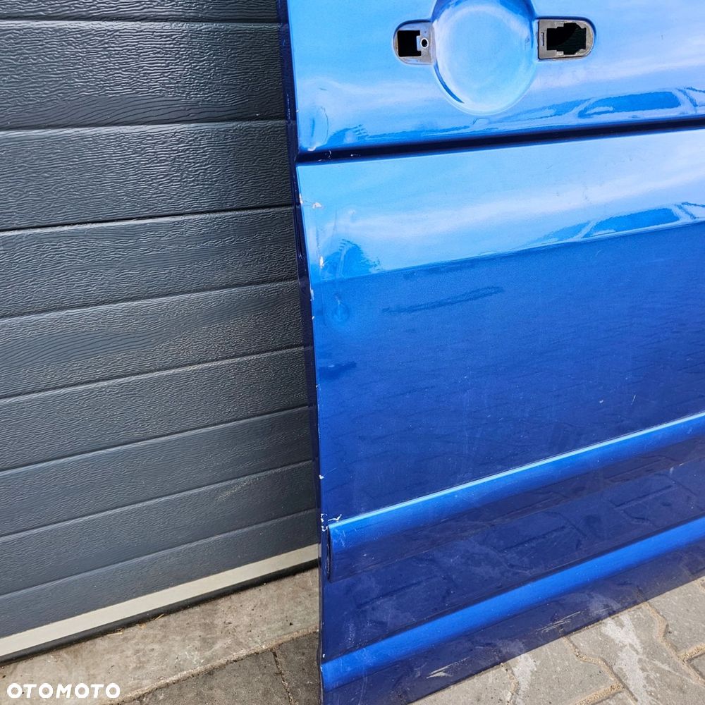 VW T5 drzwi przesuwne lewe niebieski LA5W - 4