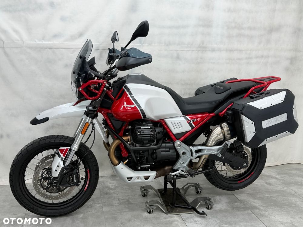 Moto Guzzi V85 - 4