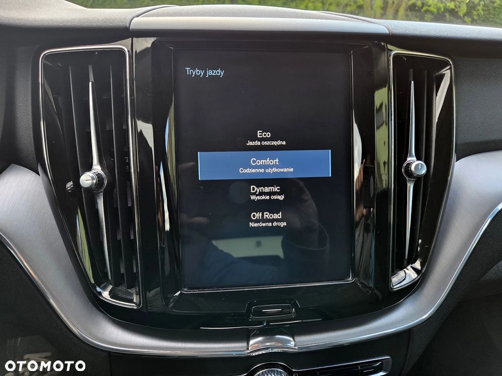 Volvo XC 60 D4 Momentum Pro - 28