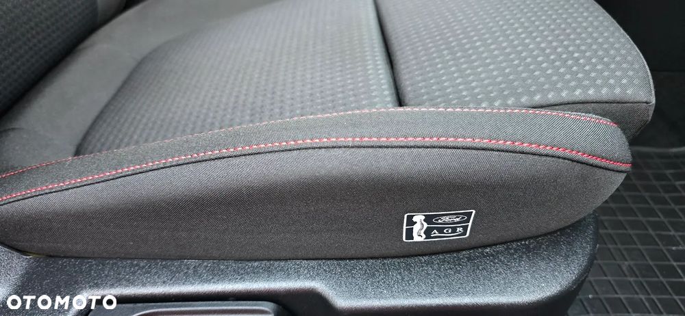 Ford Focus 1.5 EcoBoost ST-Line - 19