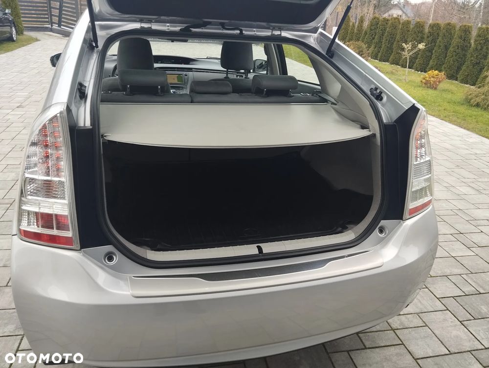 Toyota Prius (Hybrid) Comfort - 8