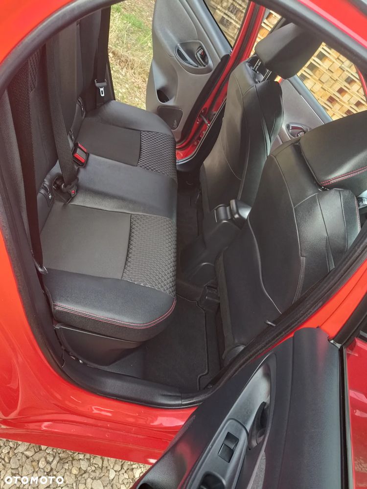 Toyota Yaris - 25