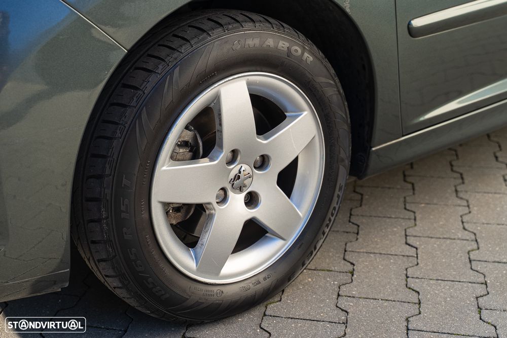 Peugeot 207 SW 1.4 Premium - 4