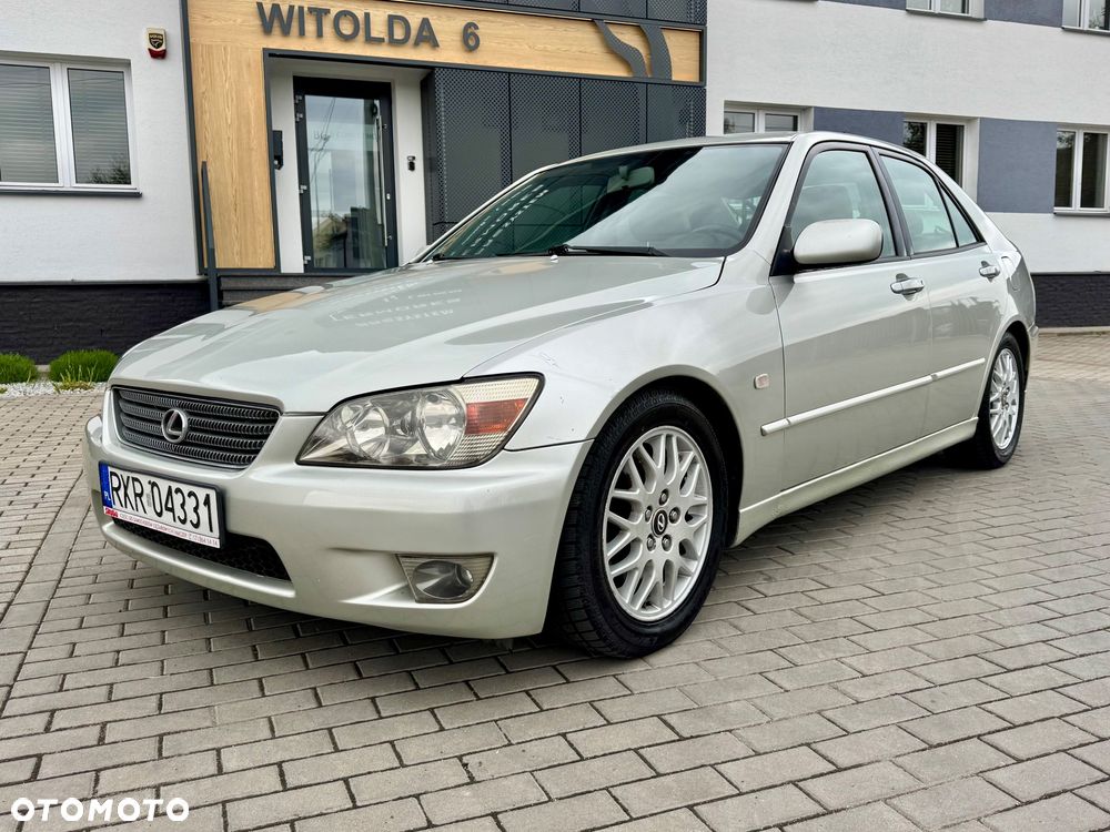 Lexus IS 200 - 10