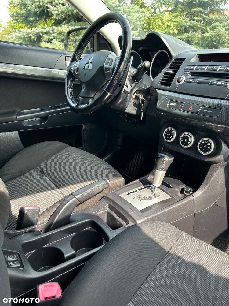 Mitsubishi Lancer 1.8 Intense CVT - 3
