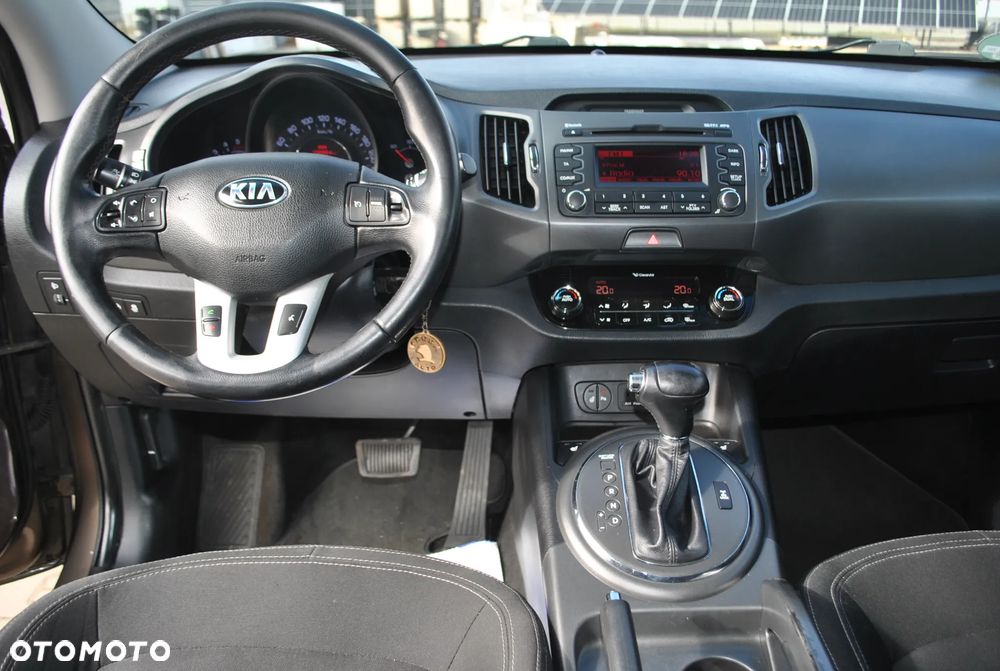 Kia Sportage 2.0 CRDI AWD Fifa World Cup Edition - 9