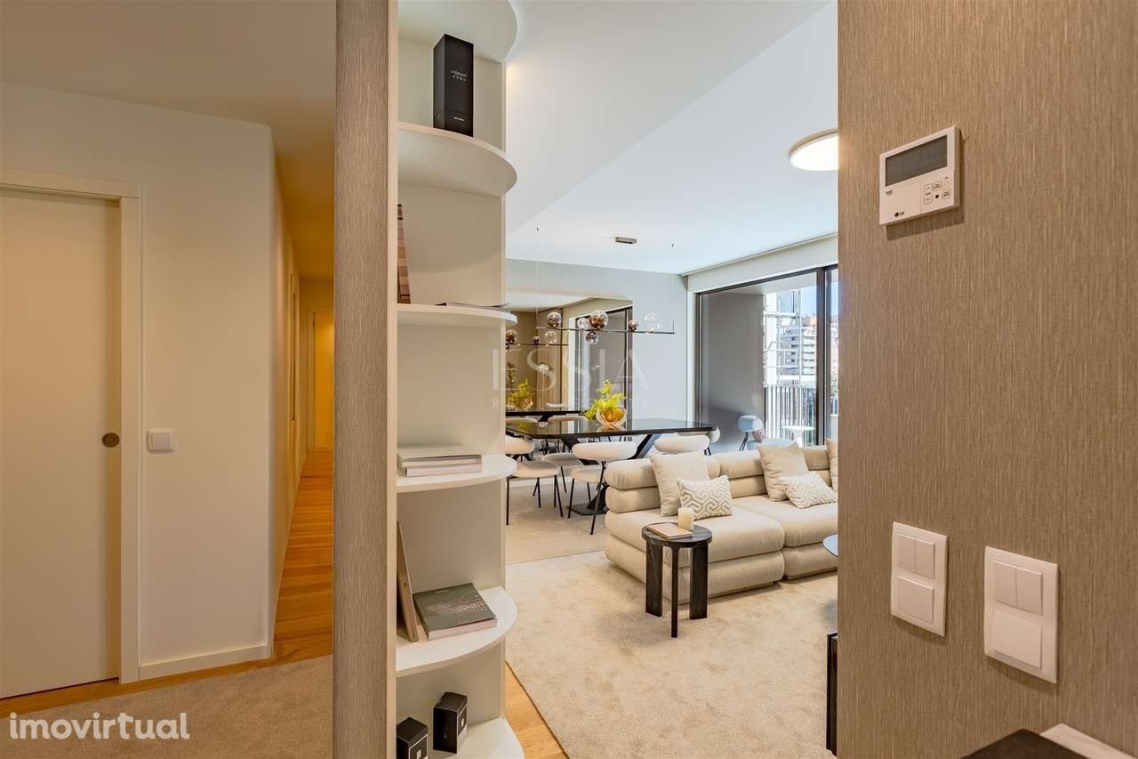 Apartamento T3 com Terraço de 75m2 nos Jardins D`Arrábida - Grande imagem: 3/32