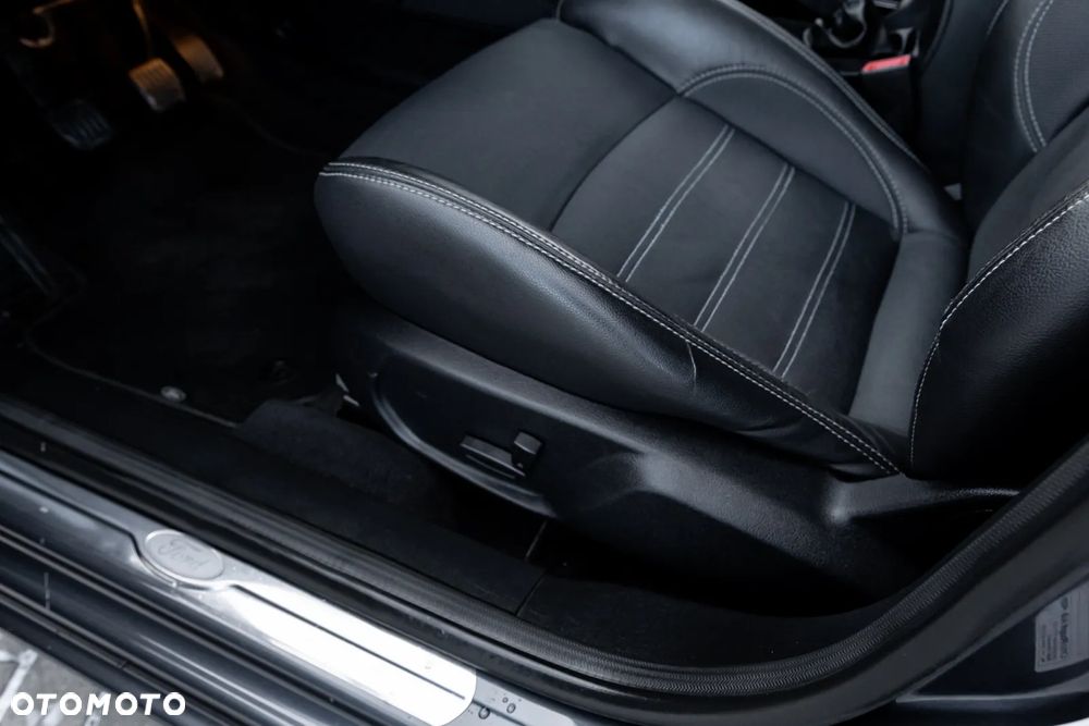 Ford Mondeo 2.5 Titanium X - 30