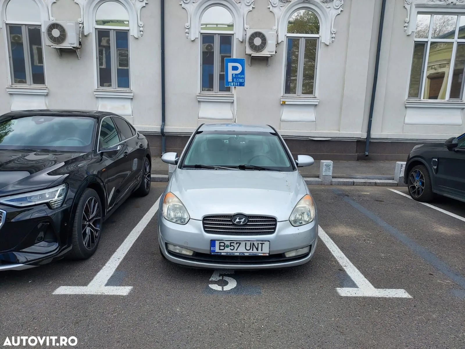 Hyundai Accent - 1