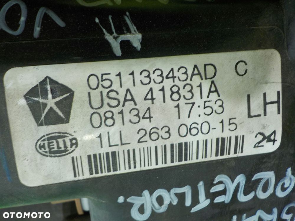 CHRYSLER GRAND VOYAGER V 2.8 CRD 08r 5D lampa XENON lewa przod 1LL263060-15 - 9