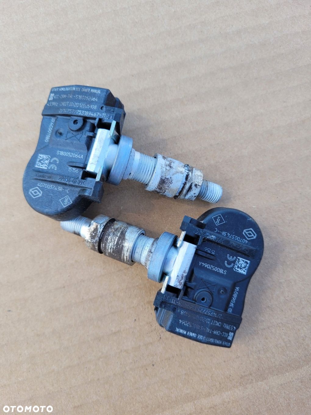 RENAULT CZUJNIK TPMS CIŚNIENIA OPON POWIETRZA S180052064A - 1