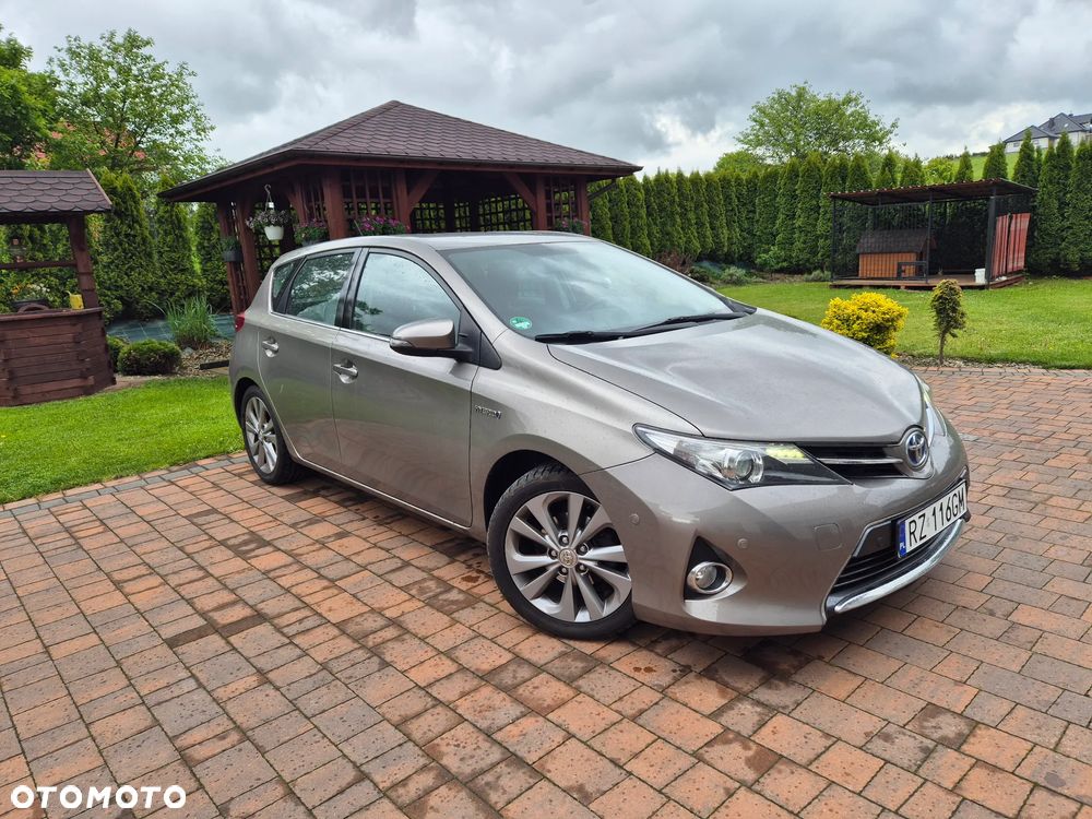 Toyota Auris 1.8 HSD Luna - 1