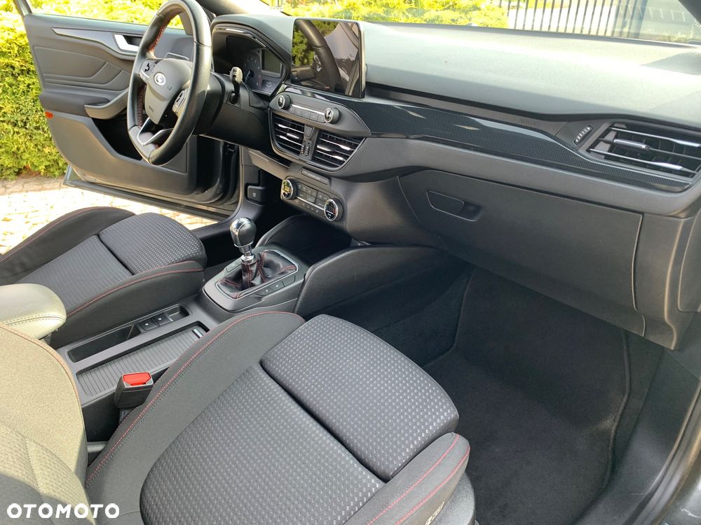 Ford Focus 1.5 EcoBoost ST-Line - 8