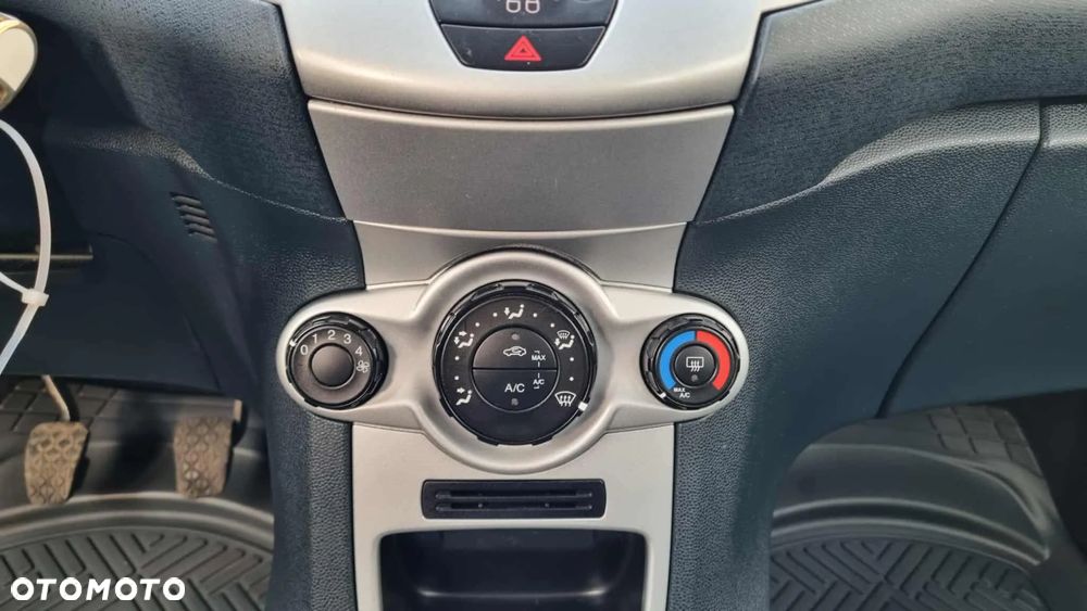 Ford Fiesta - 16
