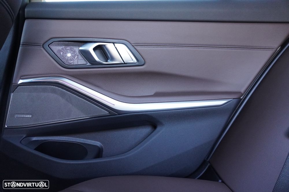 BMW 330 e Aut. Sport Line - 55