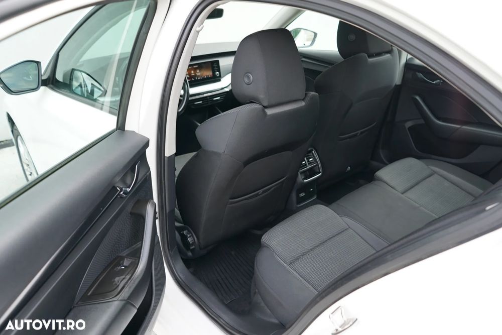 Skoda Octavia 2.0 TDI DSG Ambition - 26