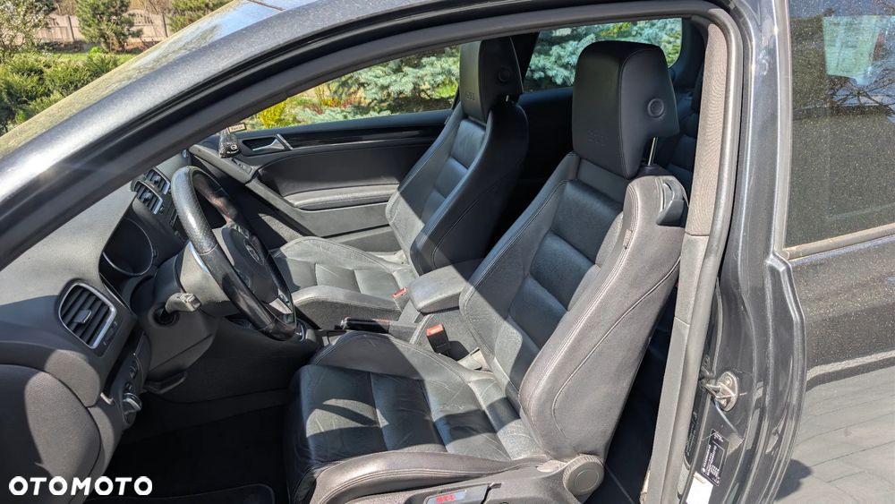 Volkswagen Golf 2.0 GTI - 12