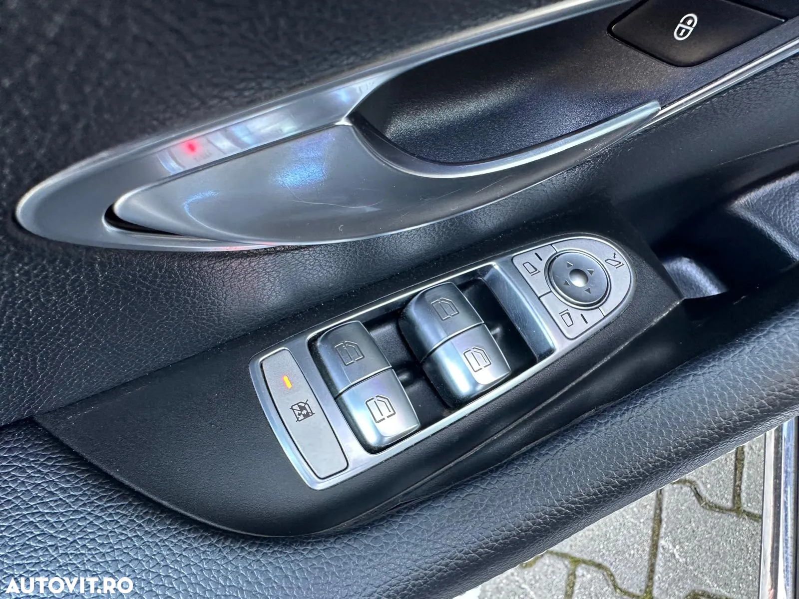 Mercedes-Benz E 200 d Aut. - 37