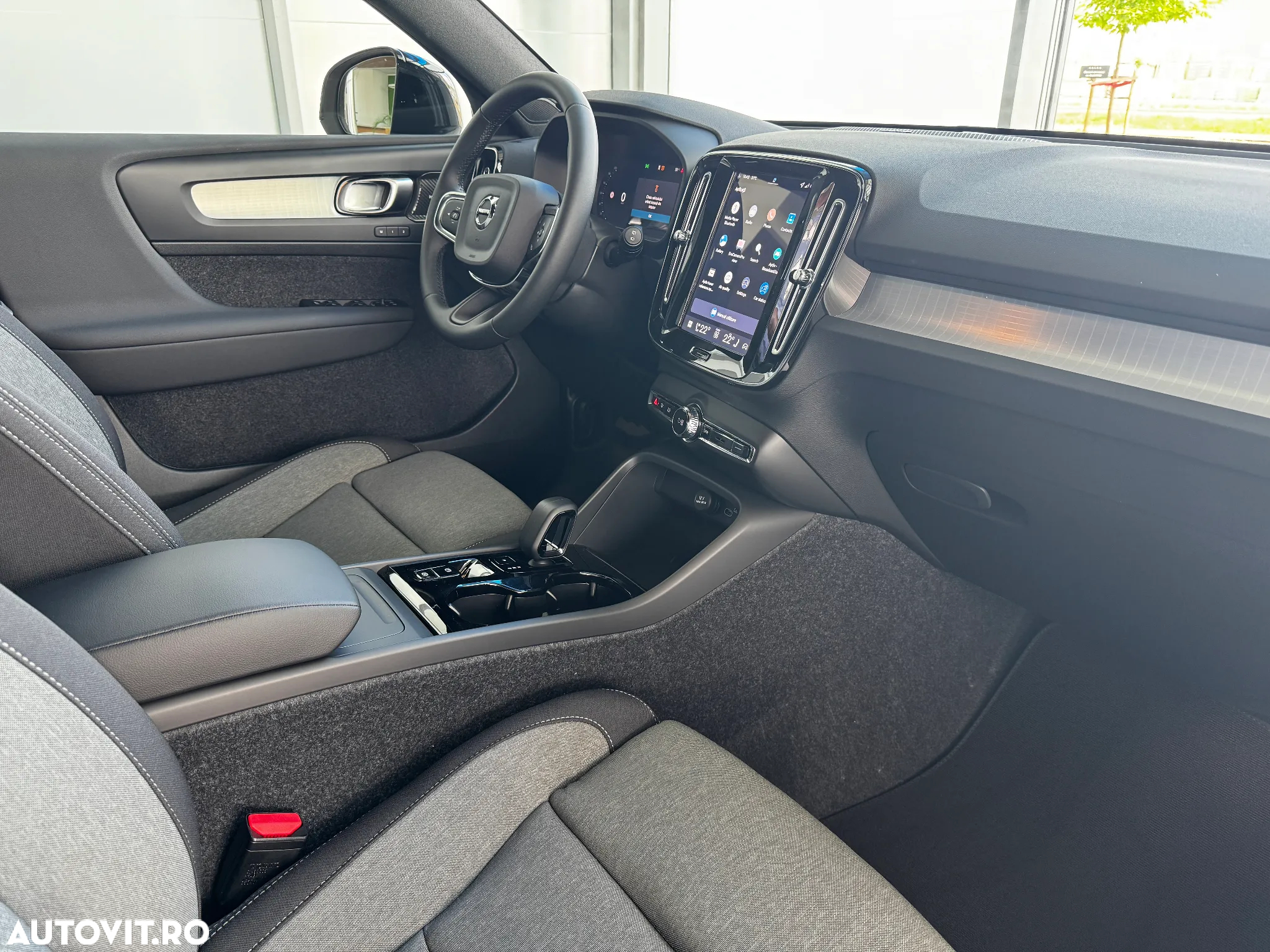 Volvo XC 40 B3 AT FWD MHEV Plus Dark - 11