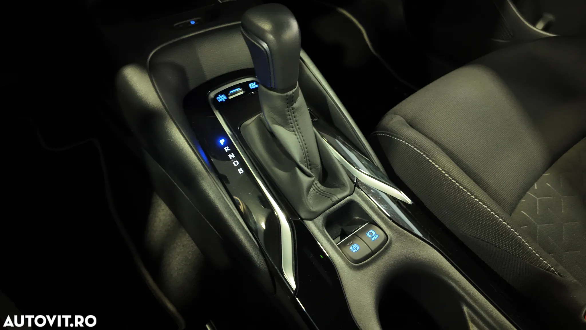 Toyota Corolla 1.8 Hybrid Touring Sports - 25