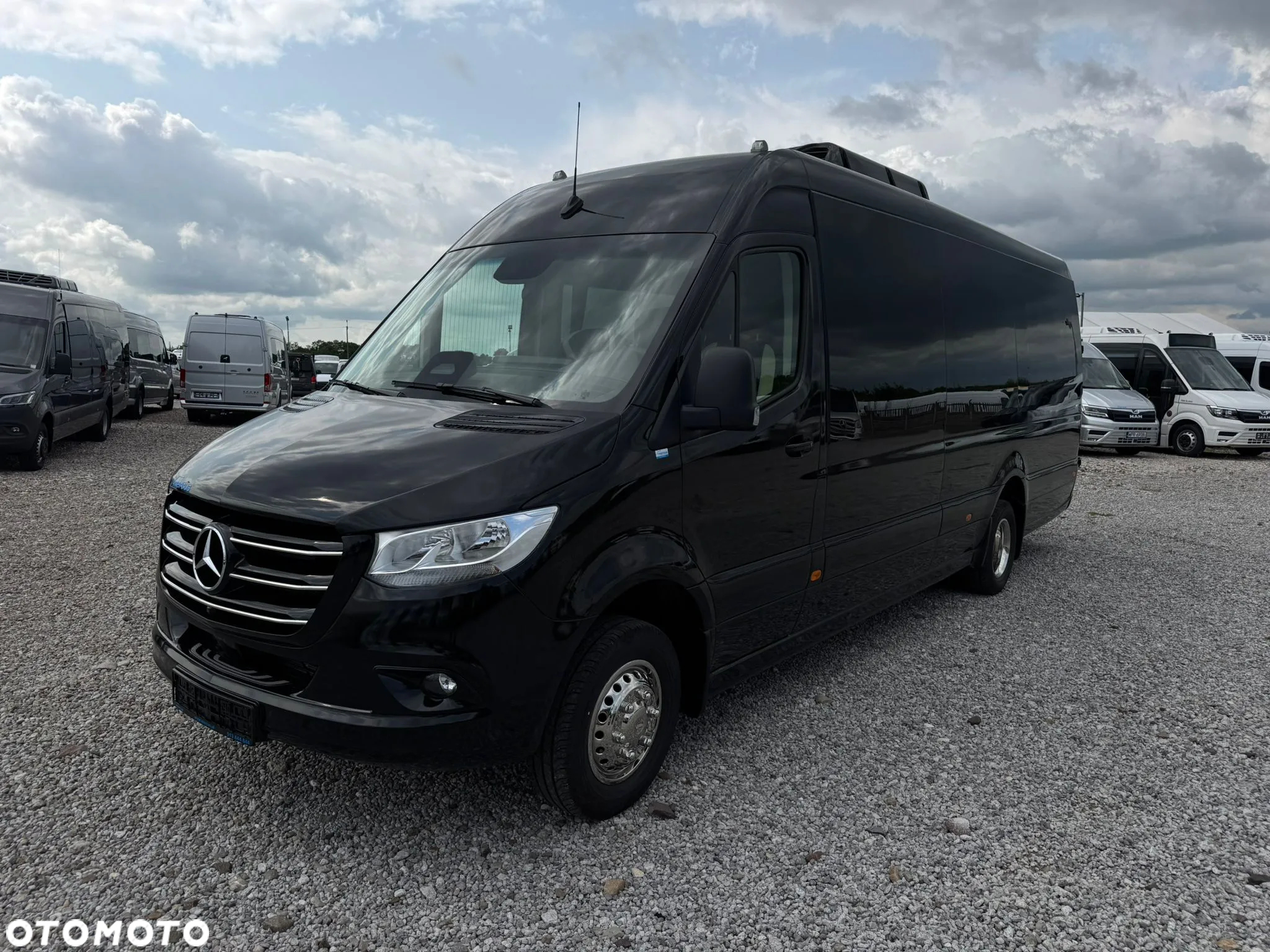 Mercedes-Benz Sprinter 517 - 8