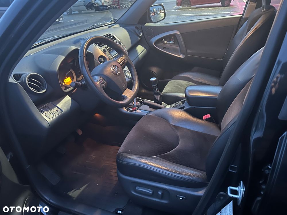 Toyota RAV4 2.2 D-CAT Premium - 9