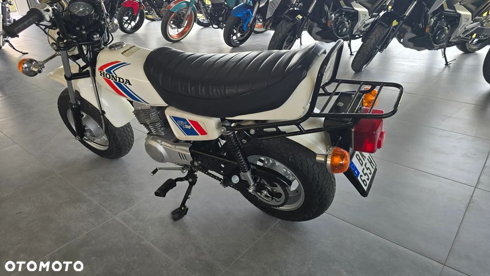 Honda C - 12