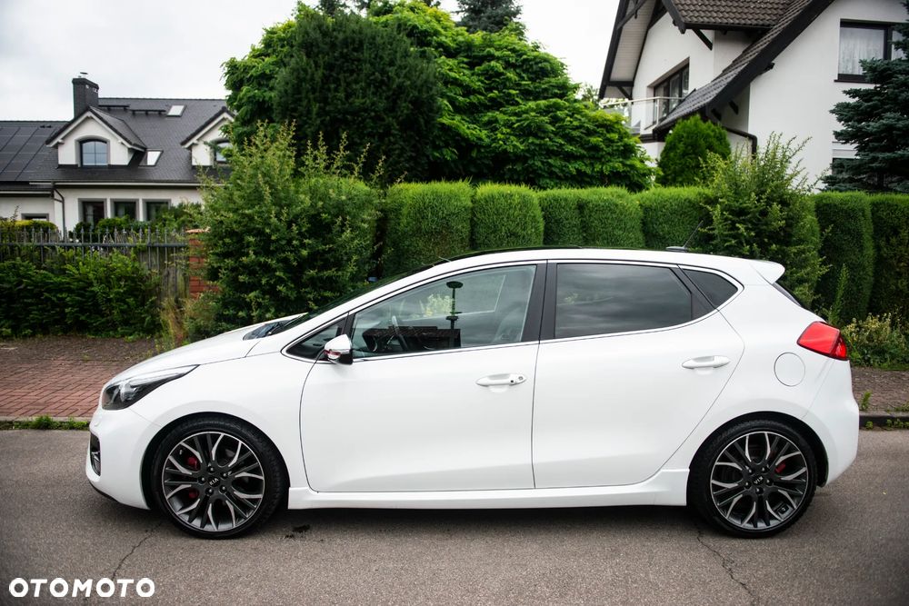 Kia Ceed 1.6 T-GDI GT - 11