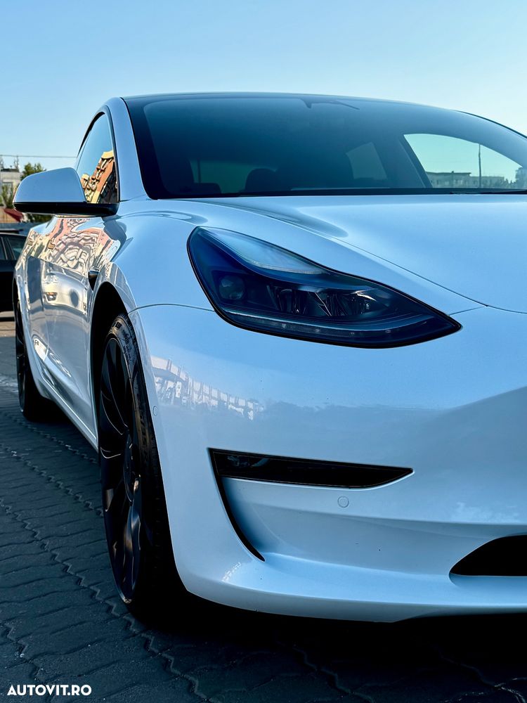 Tesla Model 3 Performance - 3