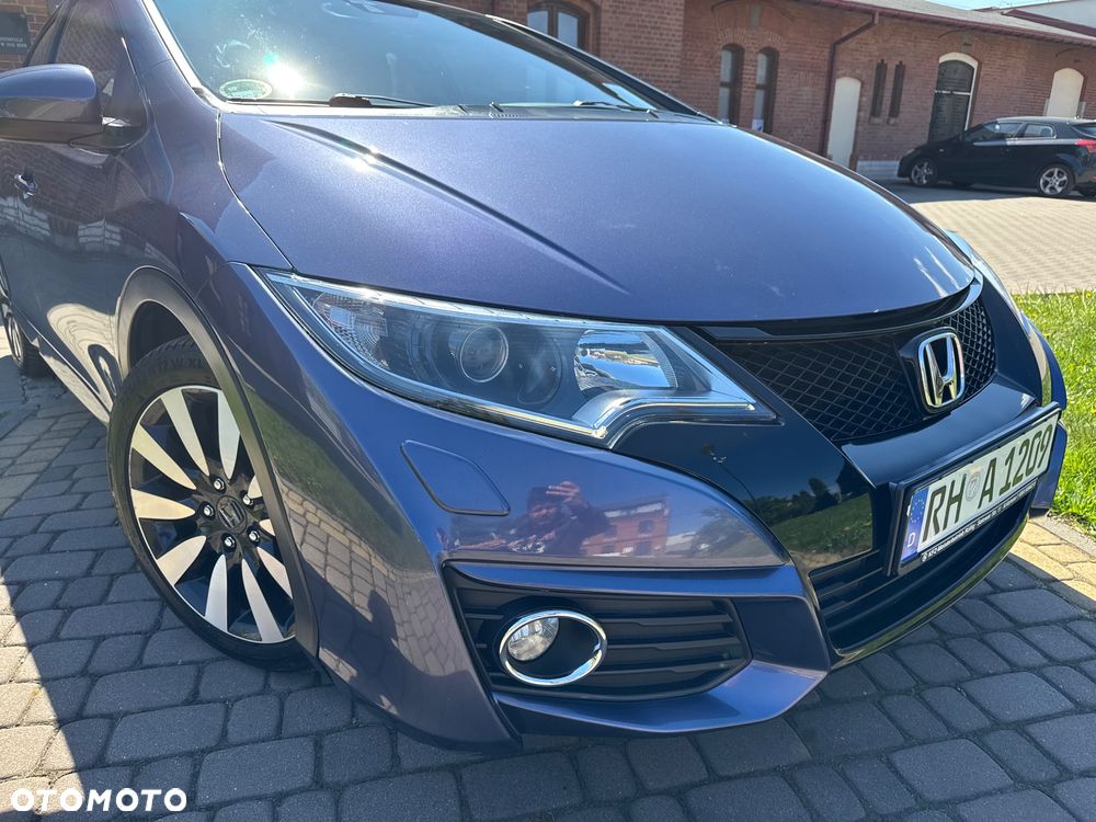 Honda Civic 1.8 i-VTEC Executive Black Edition - 8