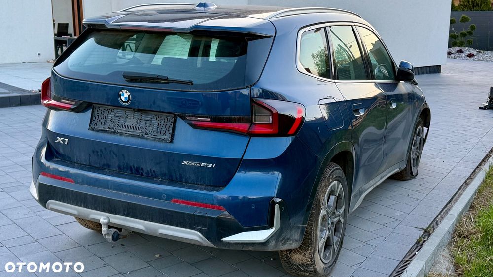 BMW X1 xDrive23i - 4