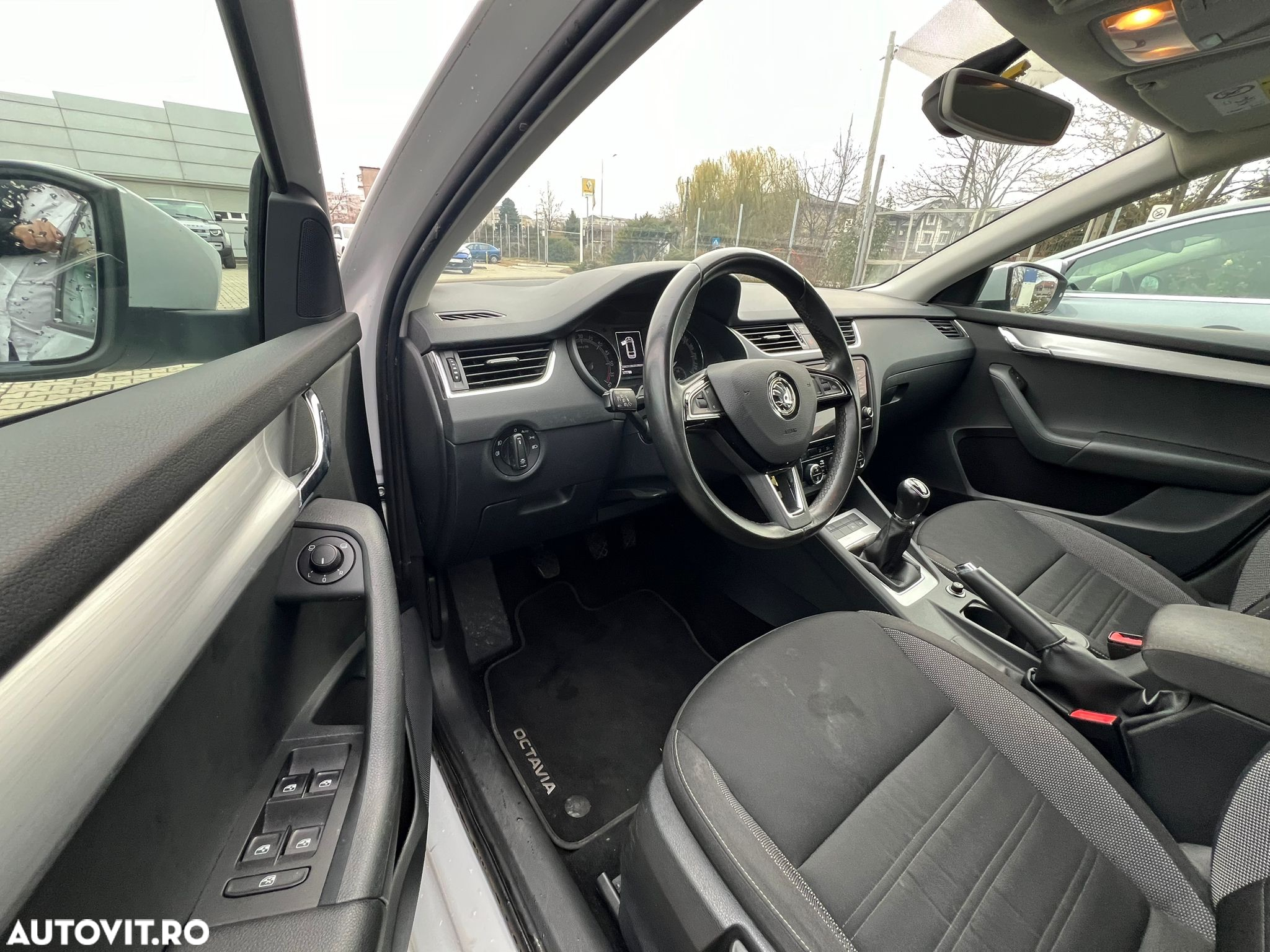 Skoda Octavia Combi Diesel 1.6 TDI Ambition - 15