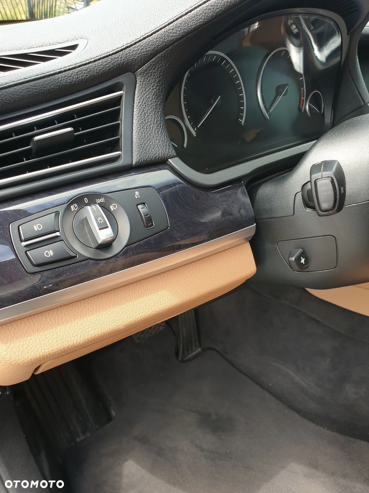 BMW Seria 7 - 10