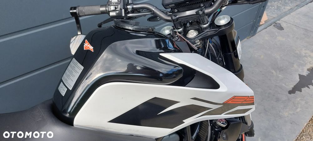 KTM Duke 125 - 25