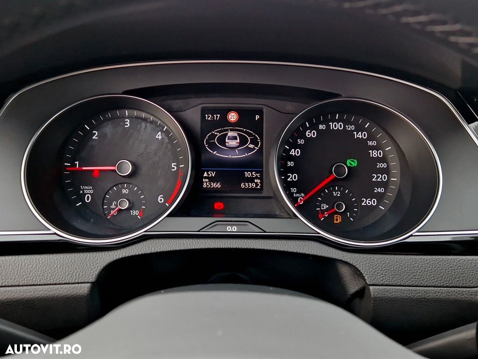 Volkswagen Passat 2.0 TDI DSG Highline - 20