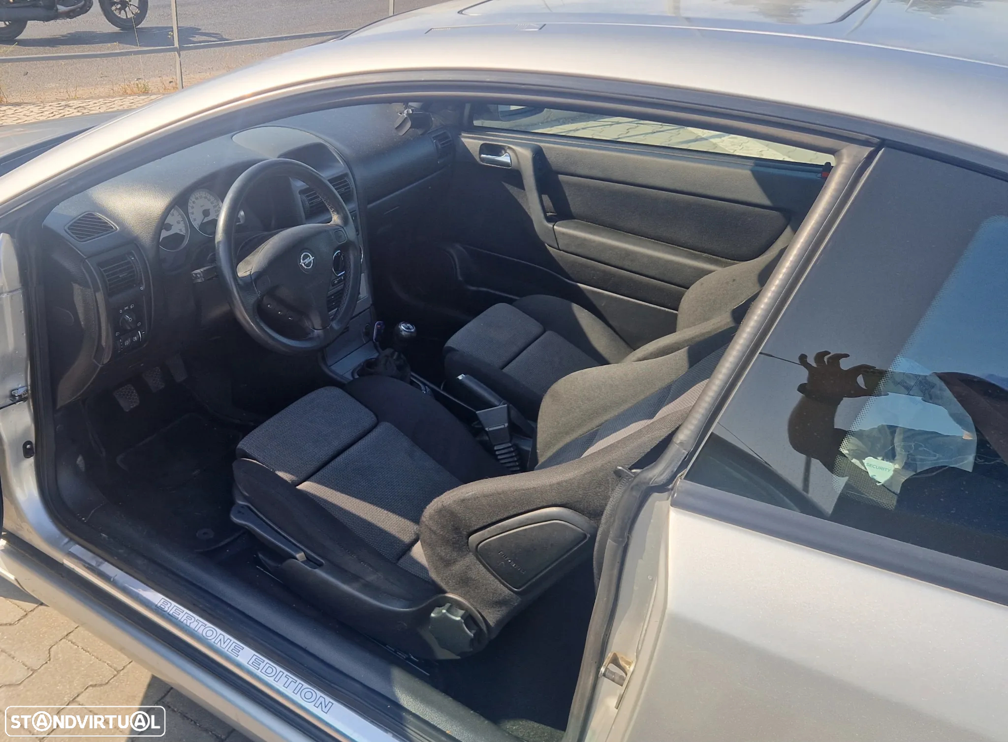 Opel Astra Coupe 1.8 16V - 10