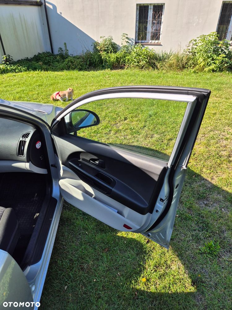 Kia Ceed - 11