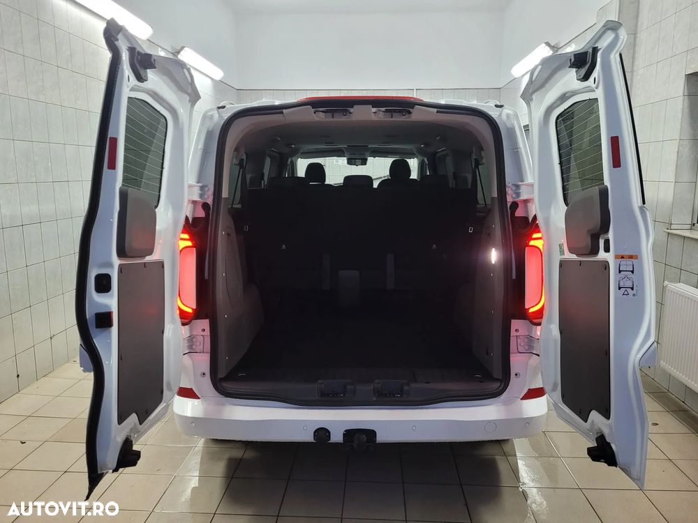 Volkswagen Caravelle - 5