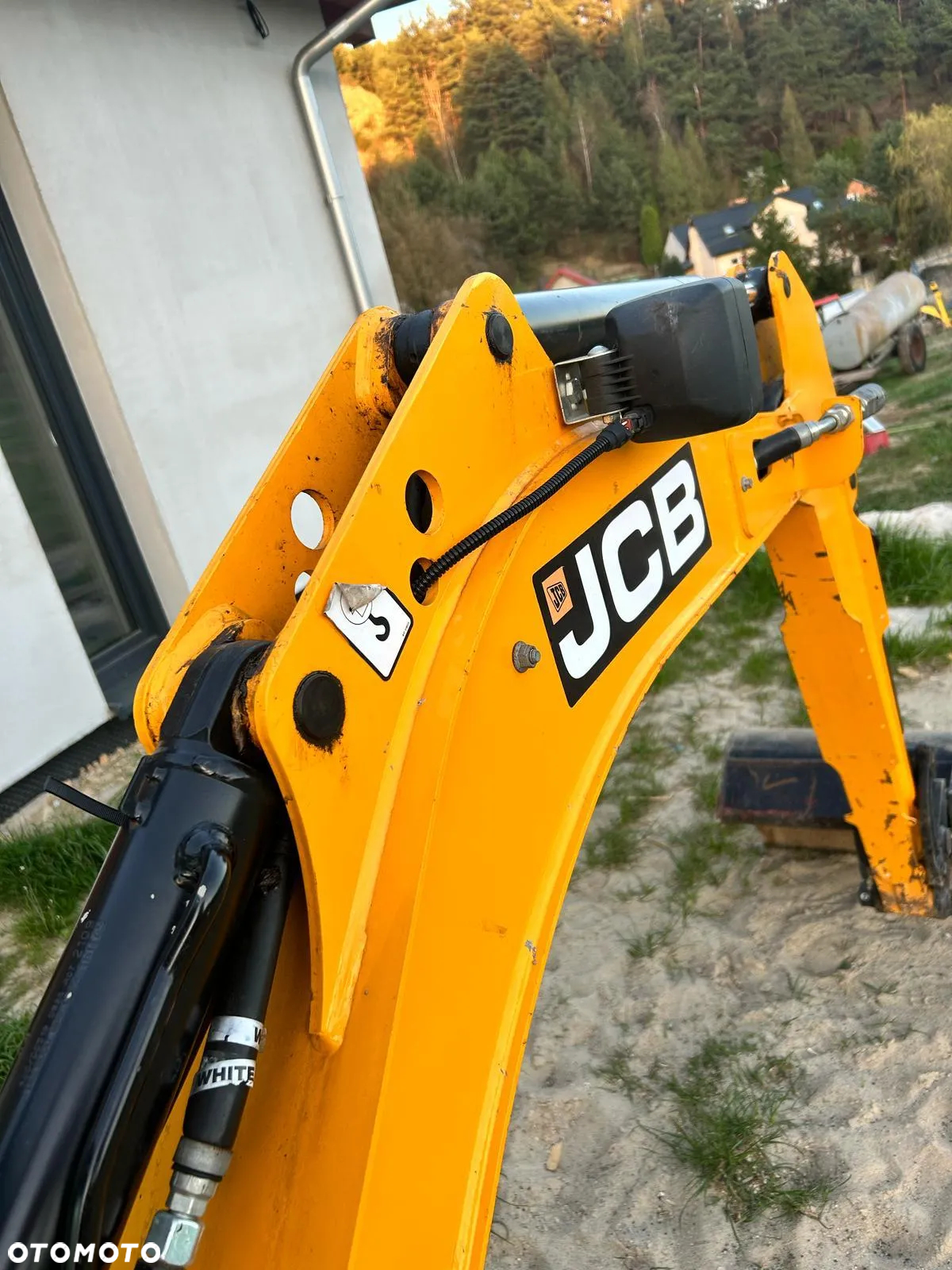 JCB 16C-1 - 9