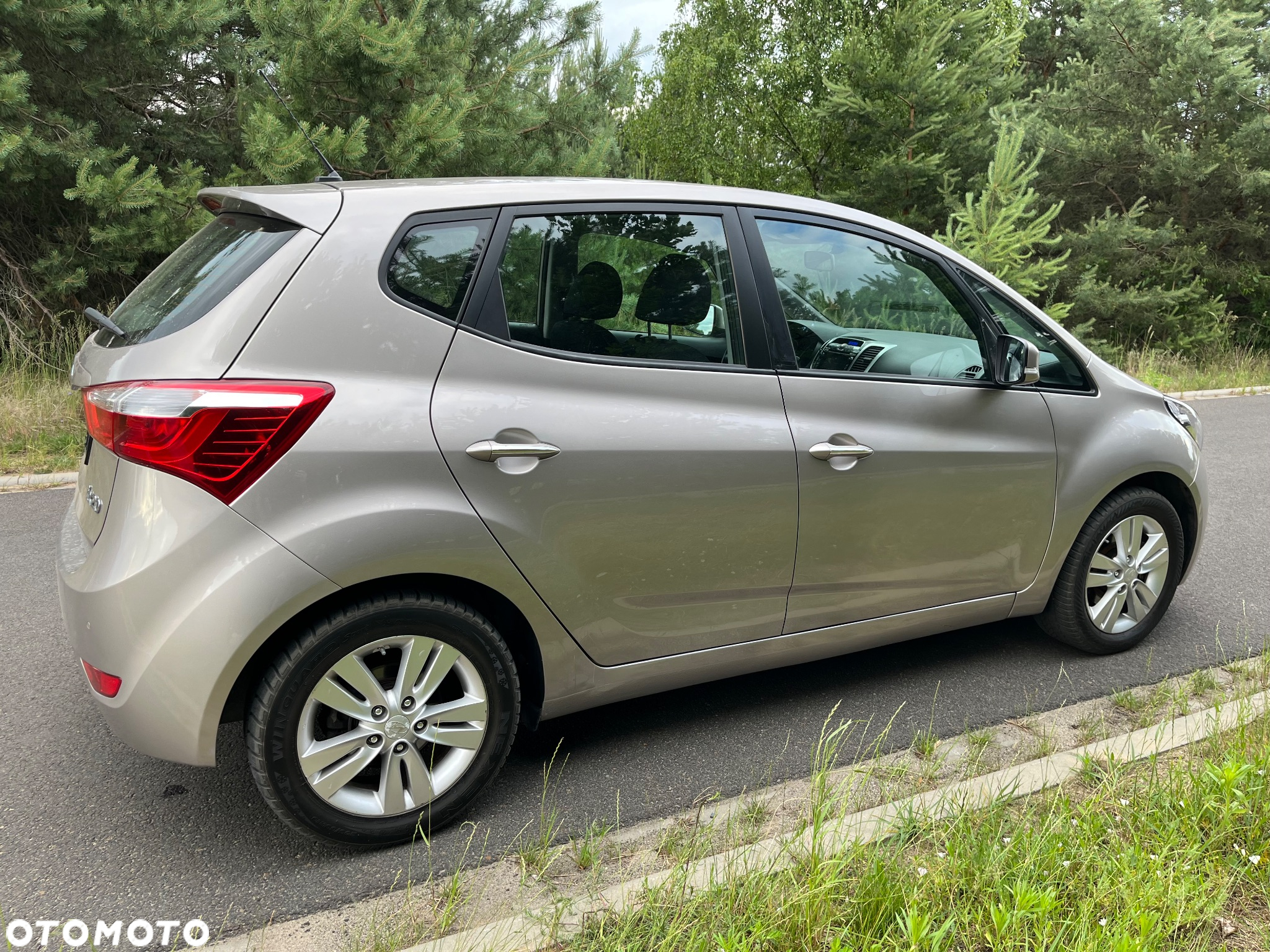 Hyundai ix20 1.4 Premium - 8