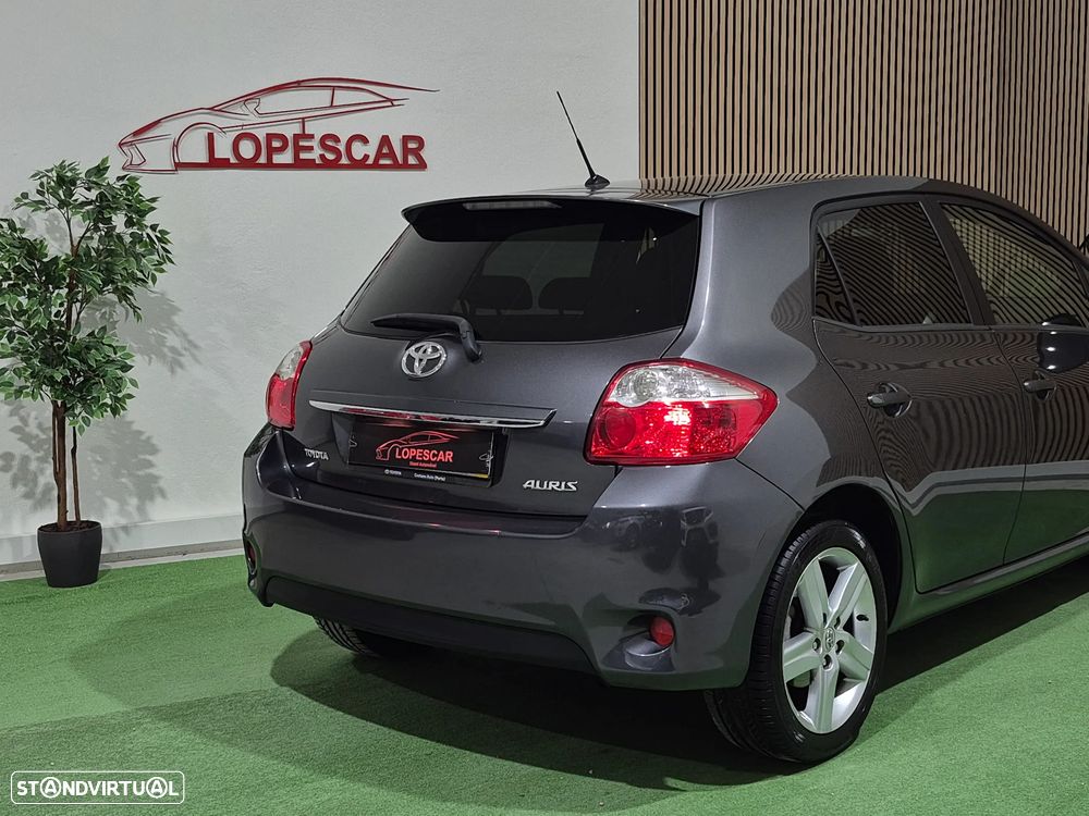 Toyota Auris 1.4 D-4D Exclusive+P.Sport - 7