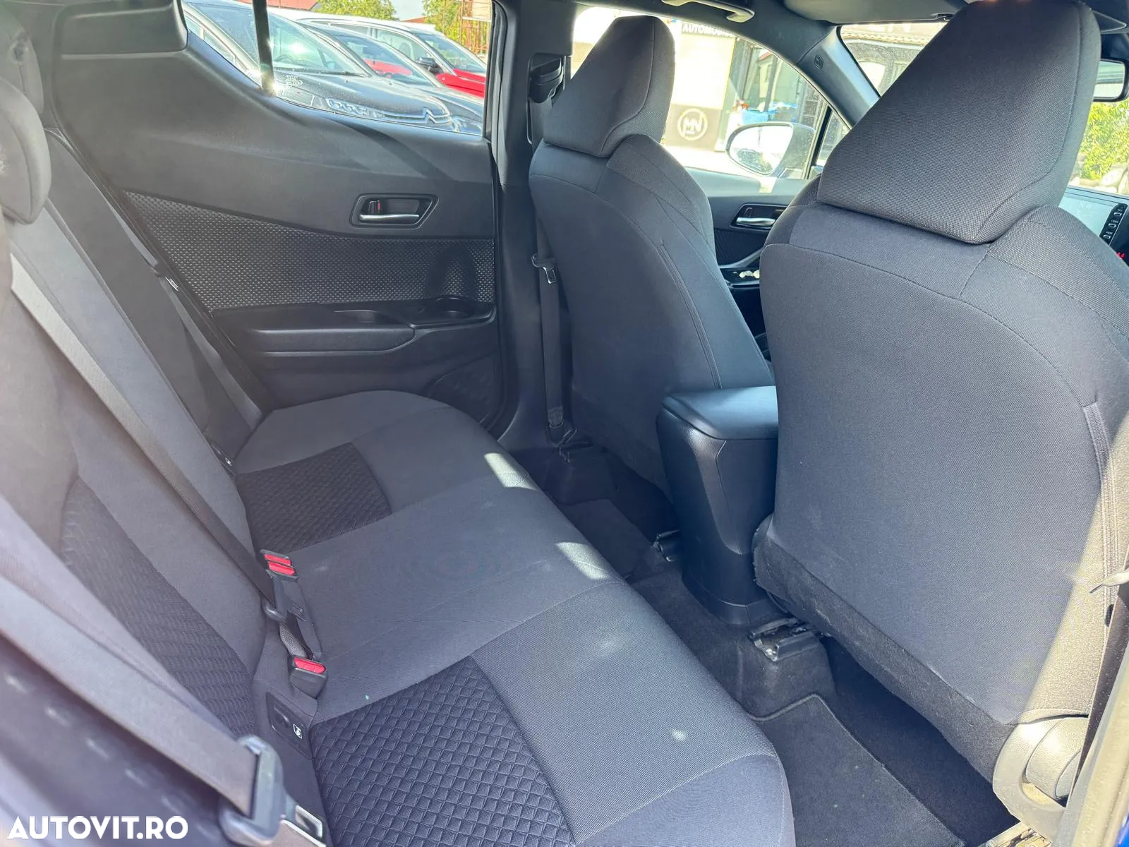Toyota C-HR 1.8 HEV 140 CP 4x2 CVT Dynamic - 11